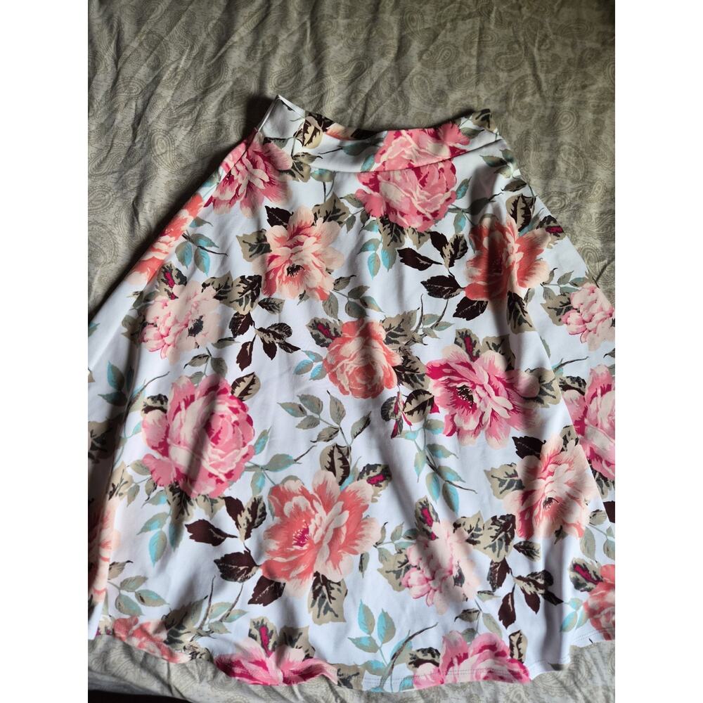 Size Large Women's Rose Print Flare Midi Tea Length Skirt Stretchy Preowned